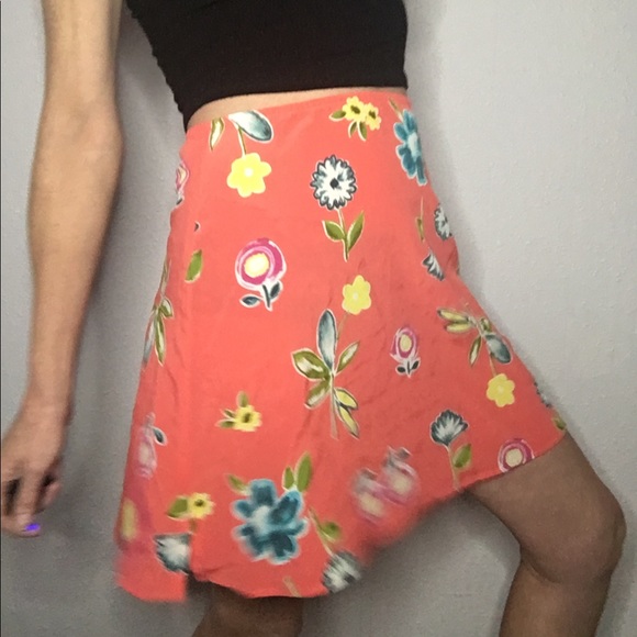 🌺VTG 90s bright floral mini skirt - Picture 2 of 9